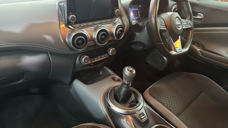 Nissan Juke 1.0 DiG-T 114 N-Connecta 5dr Petrol Hatchback